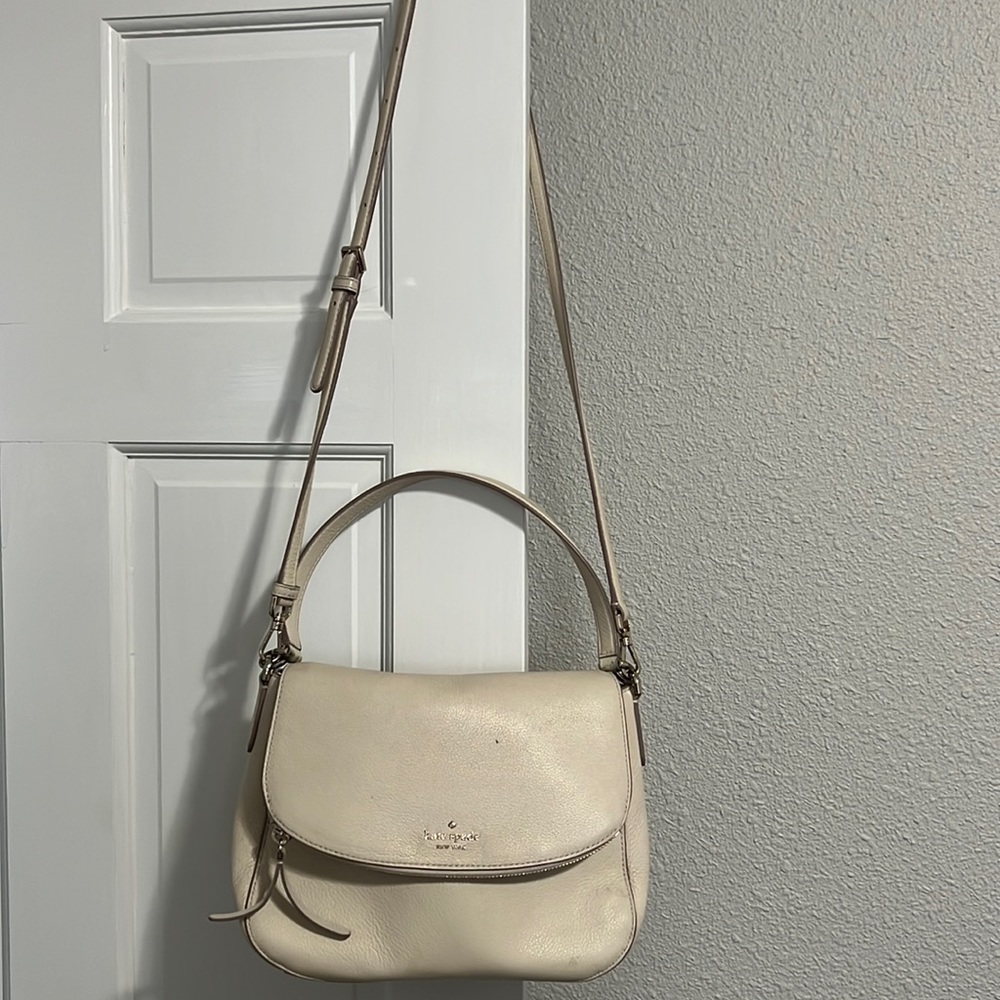 Kate spade crossbody off white purse fairly used
